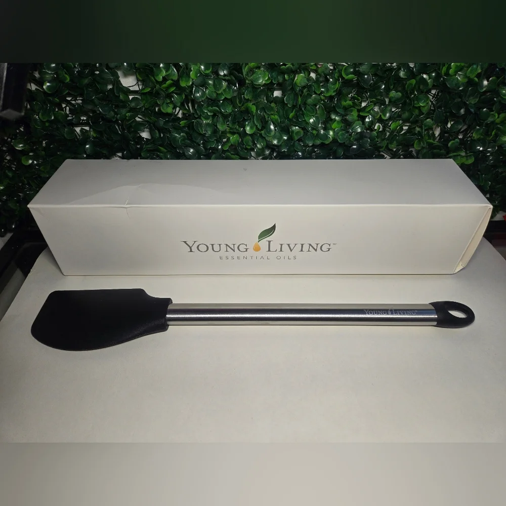 Young‎ Living Black Kitchen Utensil Set